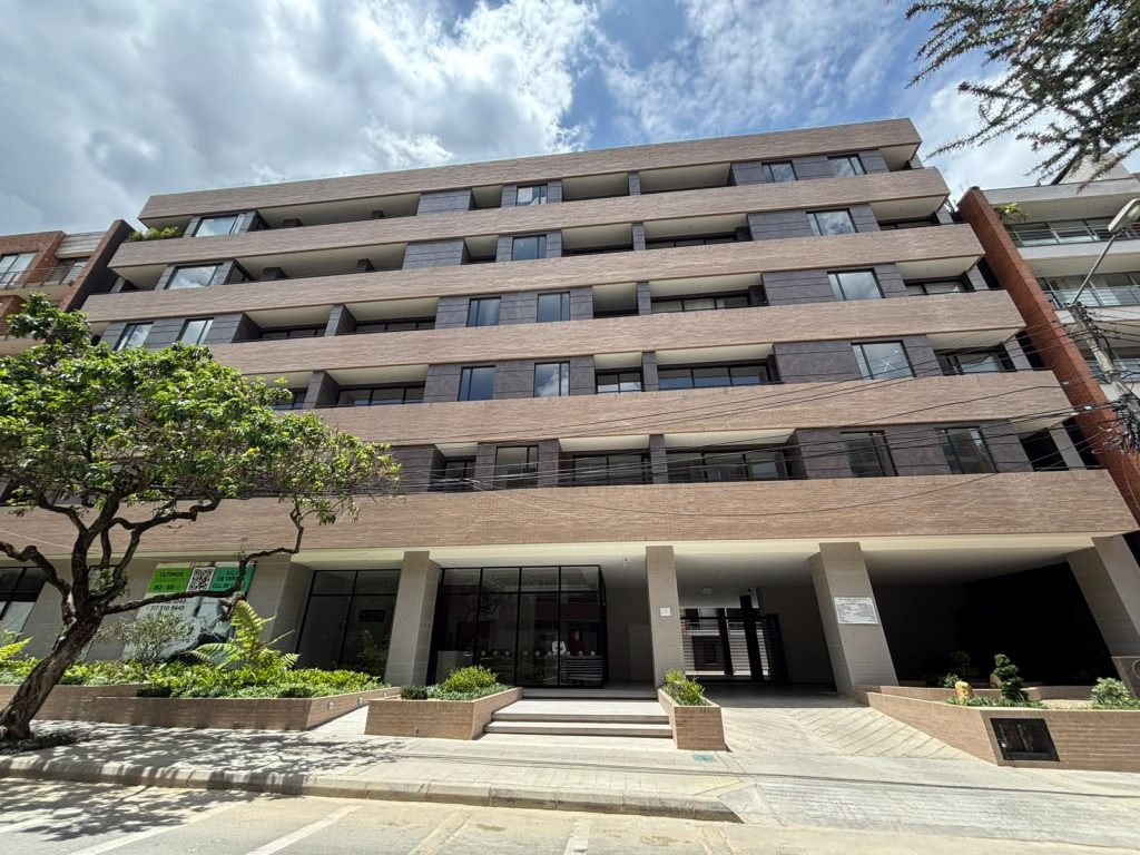 Apartamento de 2 alcobas en arriendo en Chico Norte, Bogotá, 75 m² · foto 1 de 18