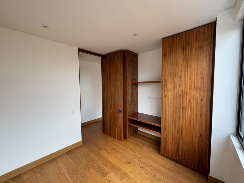 Apartamento de 2 alcobas en arriendo en Chico Norte, Bogotá, 75 m² · foto 9 de 18