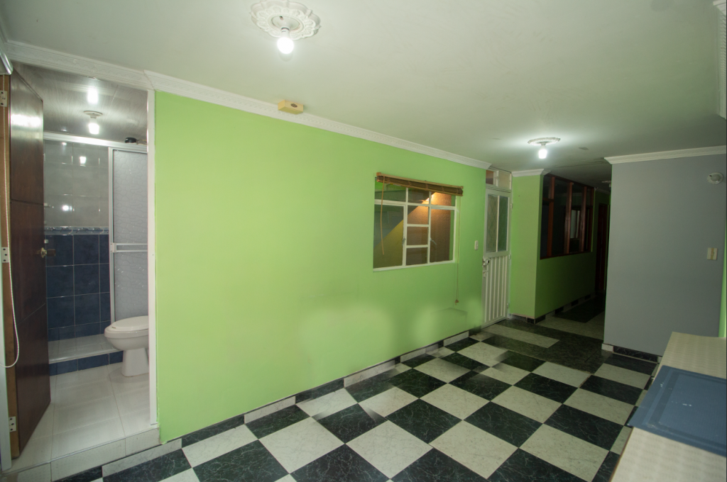 Edificio en venta en Diana Turbay, Bogotá, 230 m² · foto 8 de 24