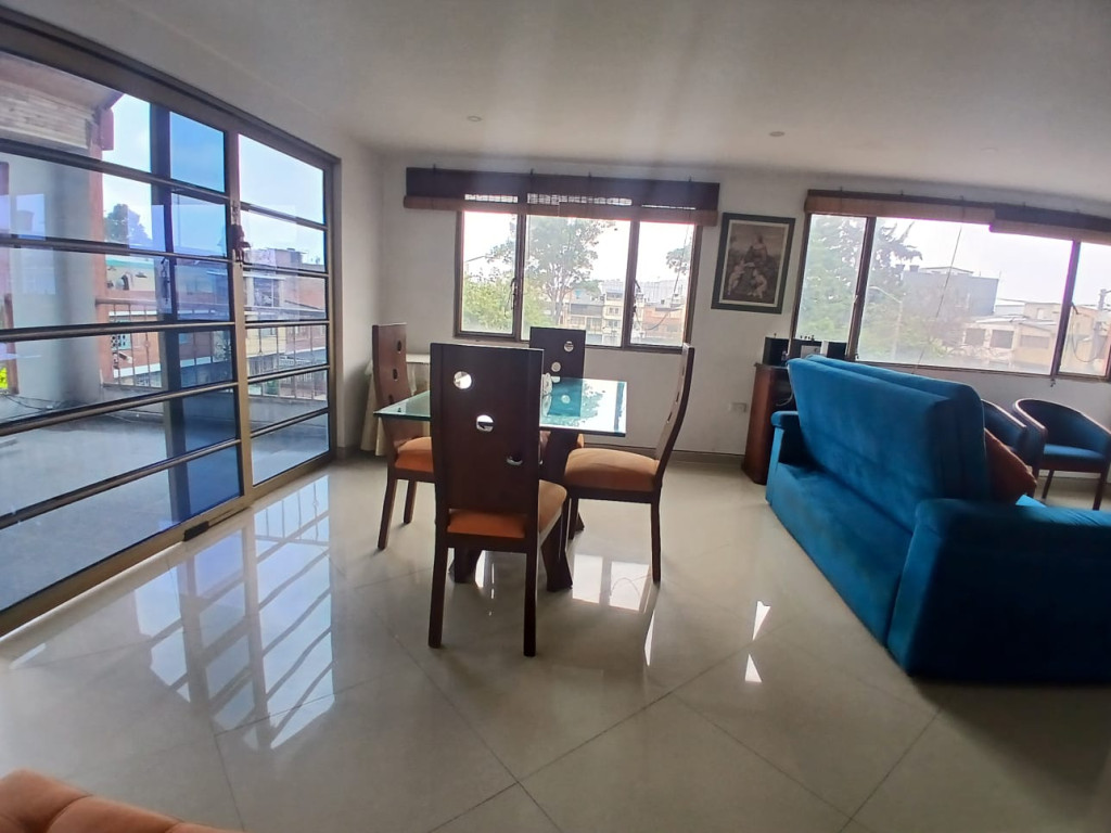 Casa de 13 alcobas en venta en Galan, Bogotá, 514 m² · foto 2 de 12