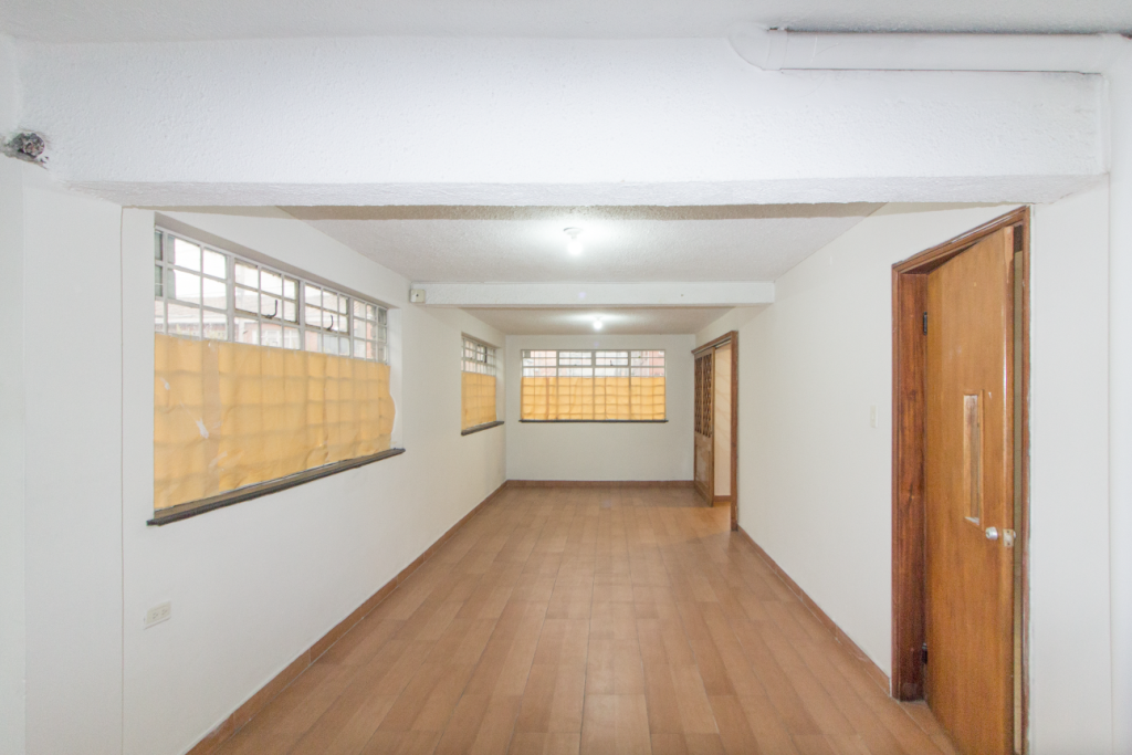 Casa de 5 alcobas en venta en Popular Modelo, Bogotá, 235 m² · foto 3 de 24