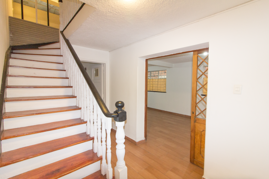Casa de 5 alcobas en venta en Popular Modelo, Bogotá, 235 m² · foto 5 de 24