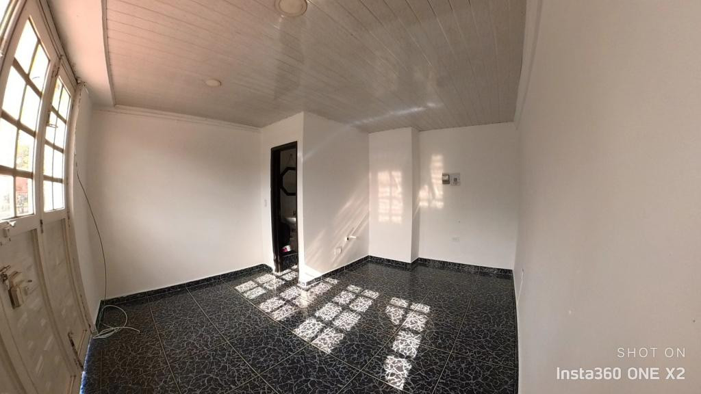 Casa en venta en Castilla, Bogotá · foto 3 de 20