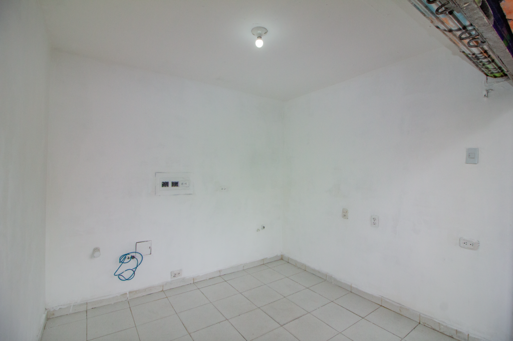 Local en arriendo en El Lago, Bogotá, 7 m² · foto 2 de 11