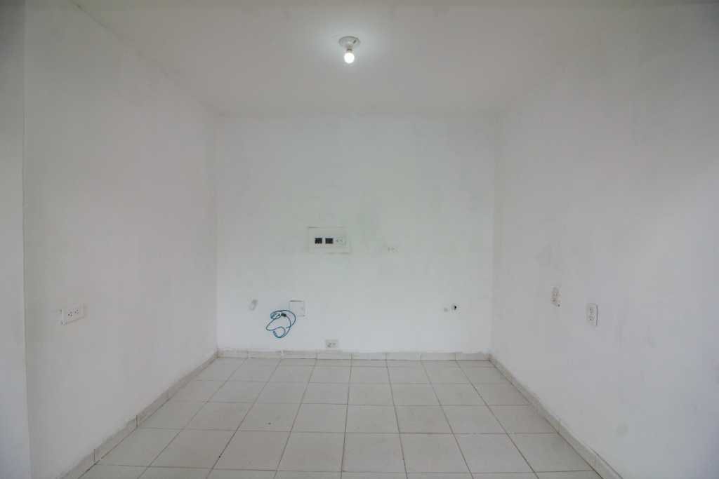 Local en arriendo en El Lago, Bogotá, 7 m² · foto 4 de 11