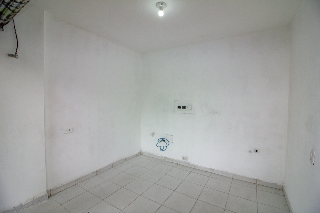 Local en arriendo en El Lago, Bogotá, 7 m² · foto 6 de 11