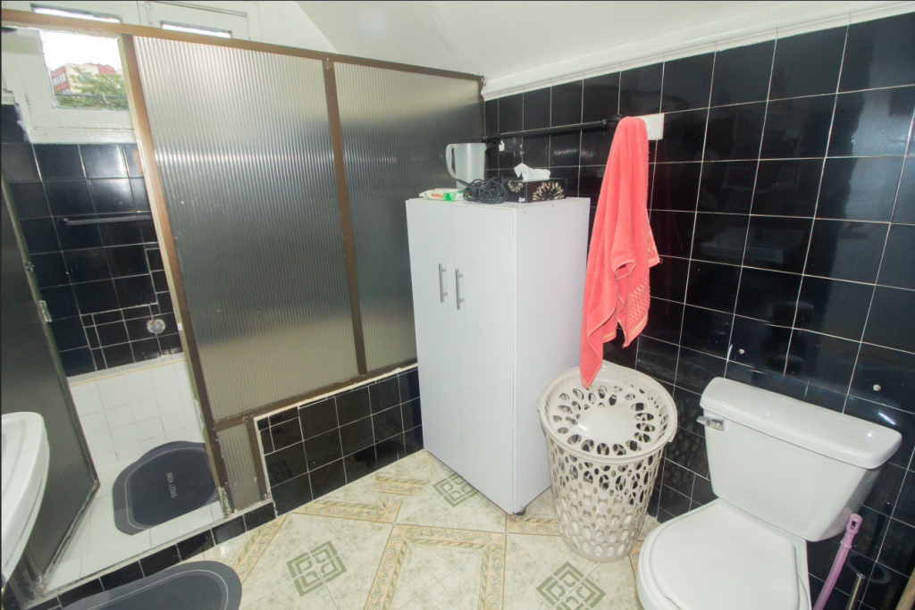 Casa de 6 alcobas en venta en Mariscal Sucre, Bogotá, 351 m² · foto 13 de 20