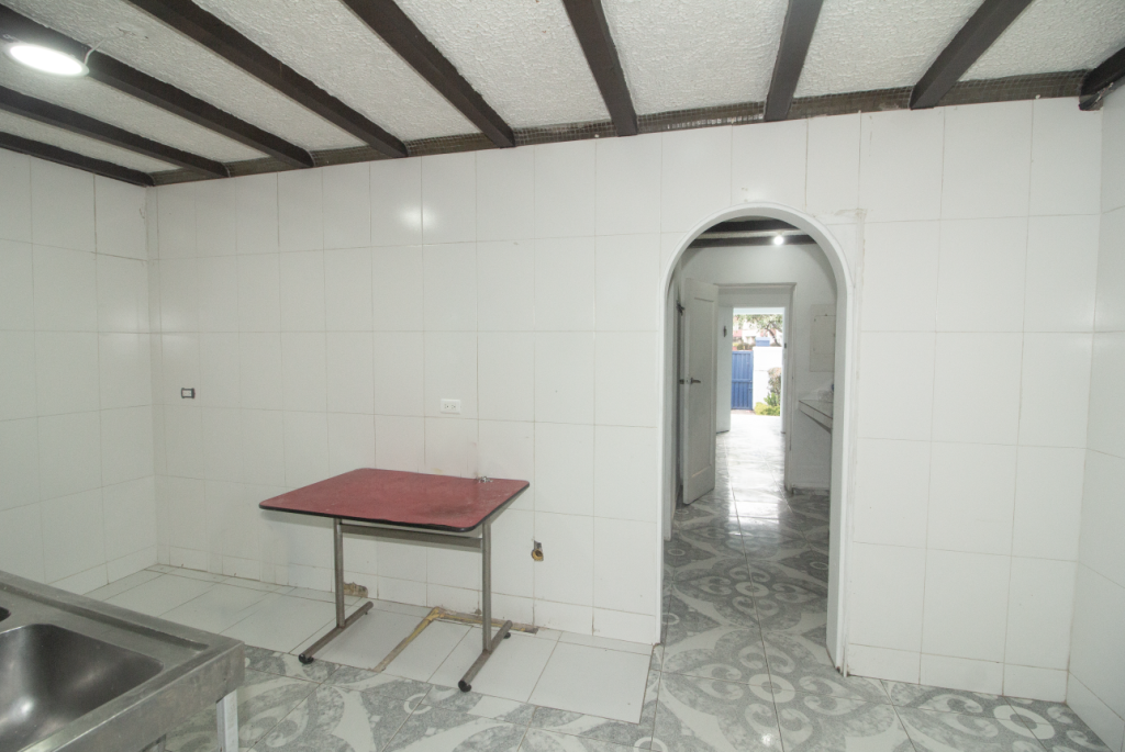 Casa de 6 alcobas en venta en Mariscal Sucre, Bogotá, 246 m² · foto 12 de 24
