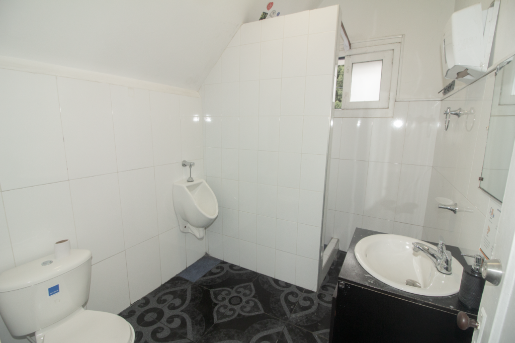 Casa de 6 alcobas en venta en Mariscal Sucre, Bogotá, 246 m² · foto 21 de 24