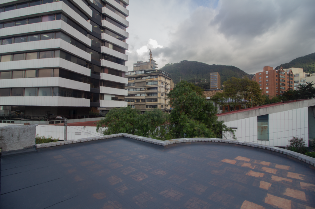 Casa de 6 alcobas en venta en Mariscal Sucre, Bogotá, 246 m² · foto 23 de 24