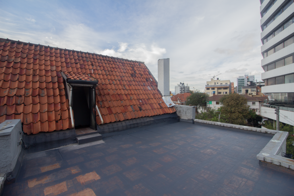 Casa de 6 alcobas en venta en Mariscal Sucre, Bogotá, 246 m² · foto 24 de 24