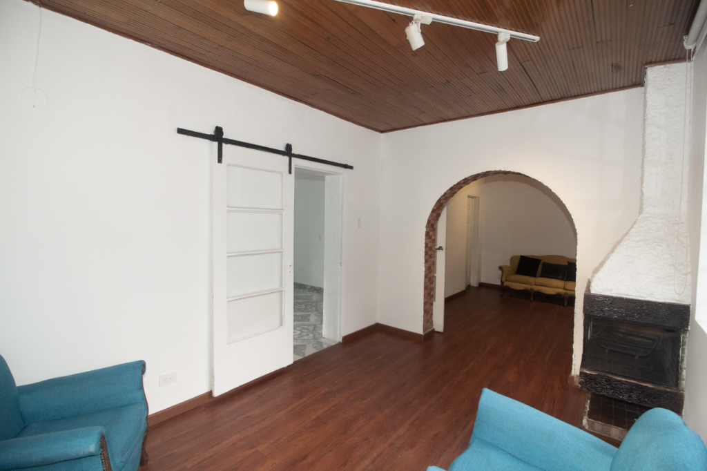 Casa de 6 alcobas en venta en Mariscal Sucre, Bogotá, 246 m² · foto 3 de 24