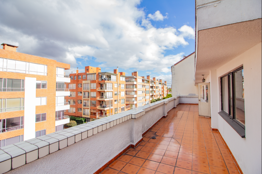Apartamento de 2 alcobas en venta en Chico Navarra, Bogotá, 148 m² · foto 15 de 24