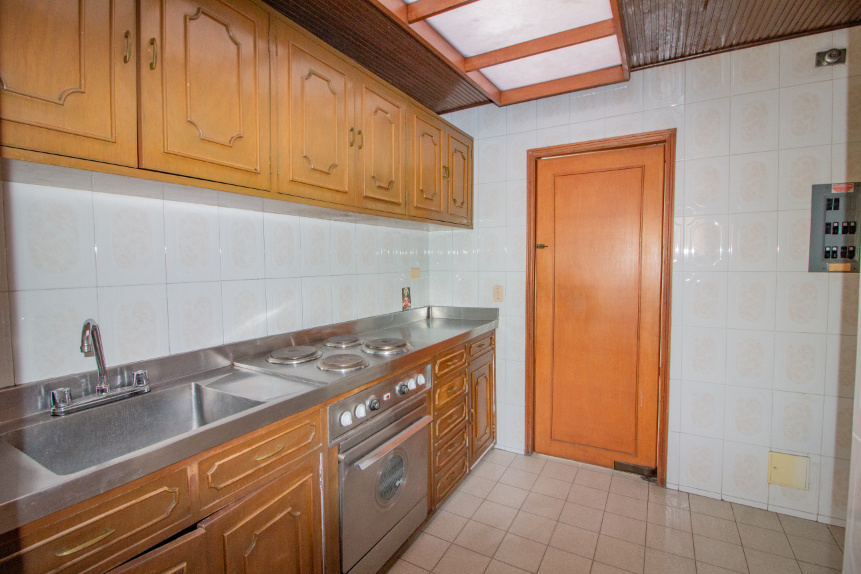 Apartamento de 2 alcobas en venta en Chico Navarra, Bogotá, 148 m² · foto 22 de 24