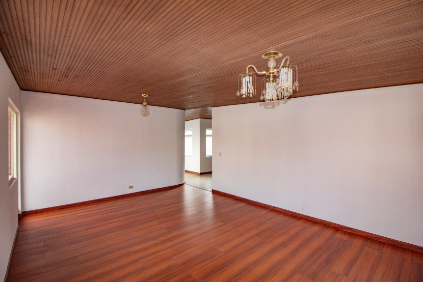 Apartamento de 2 alcobas en venta en Chico Navarra, Bogotá, 148 m² · foto 2 de 24