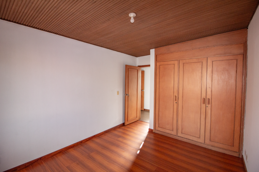 Apartamento de 2 alcobas en venta en Chico Navarra, Bogotá, 148 m² · foto 8 de 24