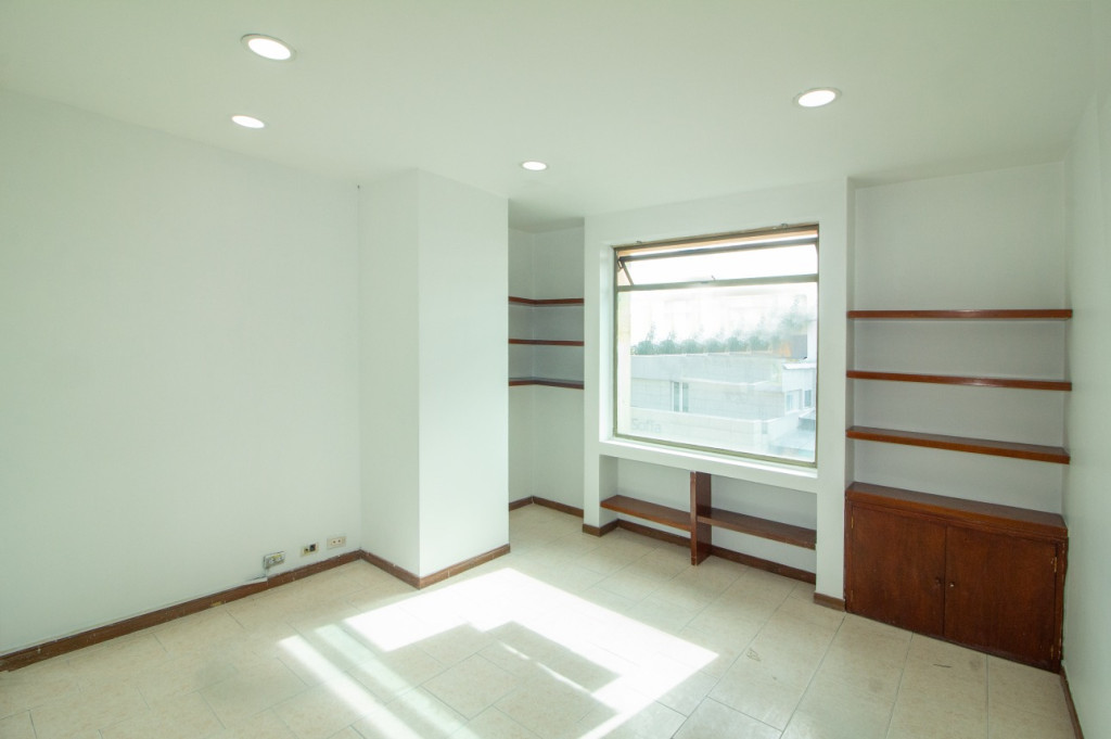 Consultorio en arriendo en La Calleja, Bogotá, 31 m² · foto 2 de 9