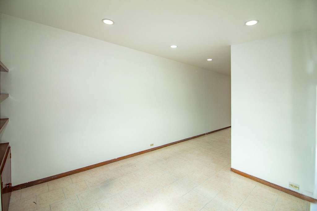Consultorio en arriendo en La Calleja, Bogotá, 31 m² · foto 8 de 9