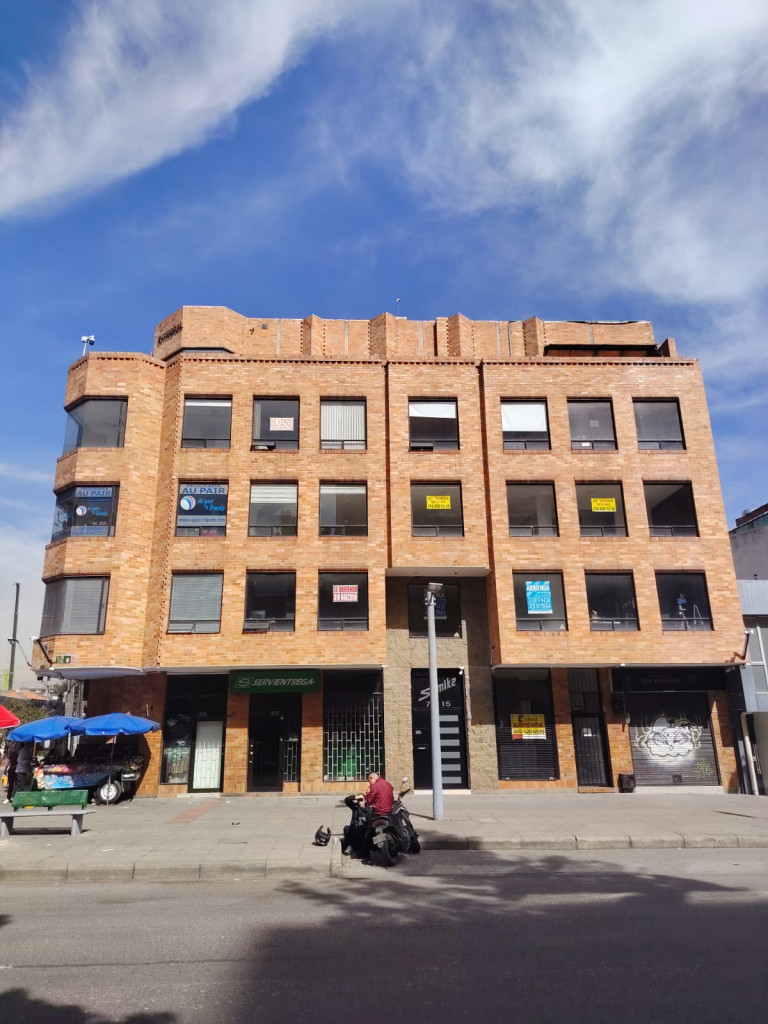 Oficina en arriendo en La Porciuncula, Bogotá, 29 m² · foto 2 de 14