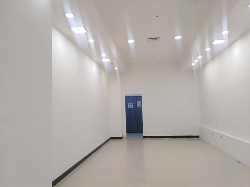 Local en venta en Cc Santafe, Bogotá, 53 m² · foto 2 de 11