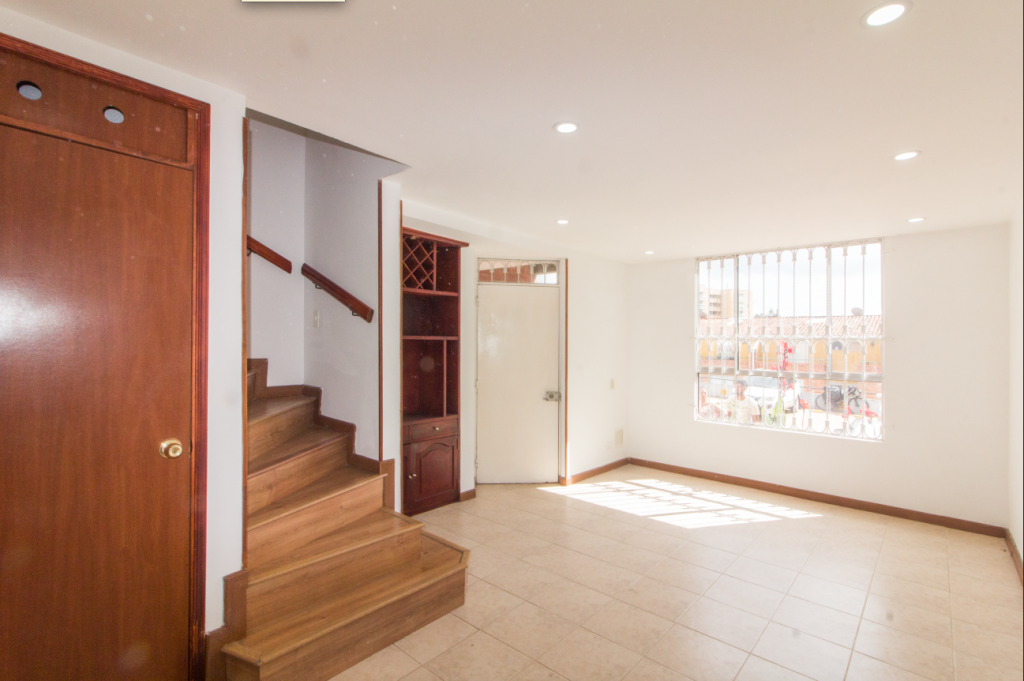 Casa de 4 alcobas en venta en San Jorge, Bogotá, 76 m² · foto 3 de 24