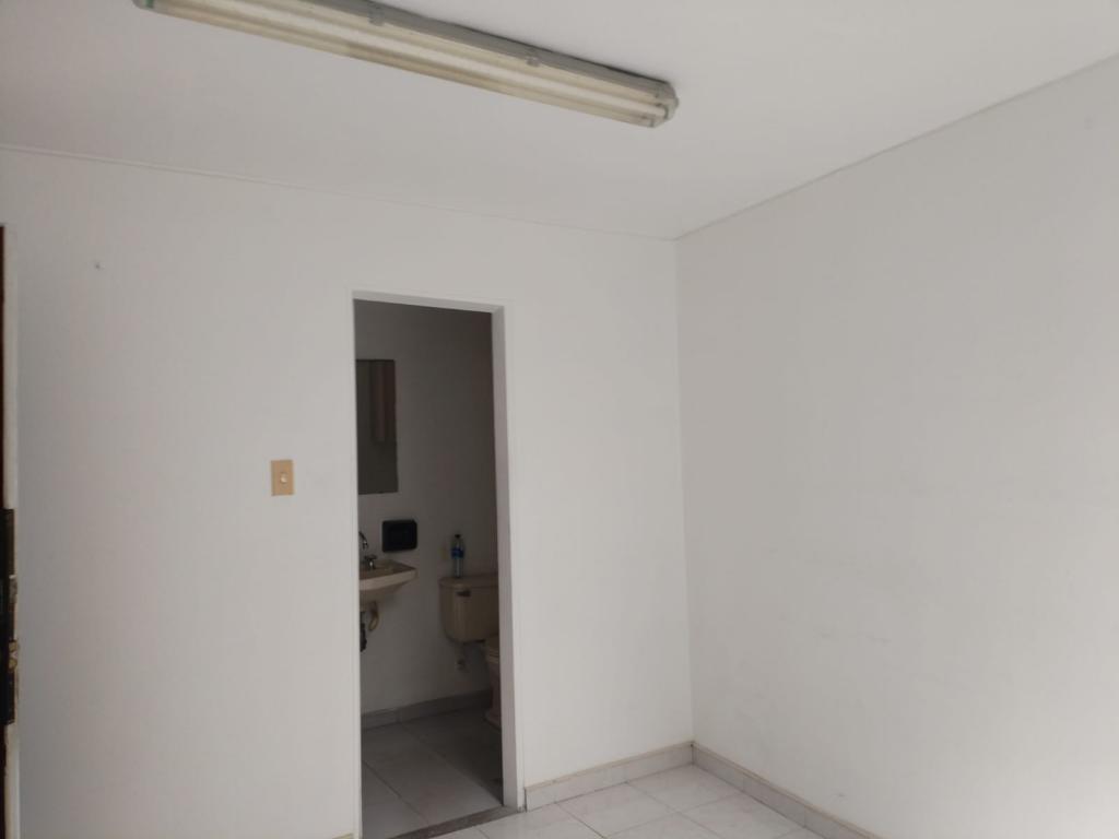Oficina en arriendo en Chapinero Norte, Bogotá, 25 m² · foto 2 de 5
