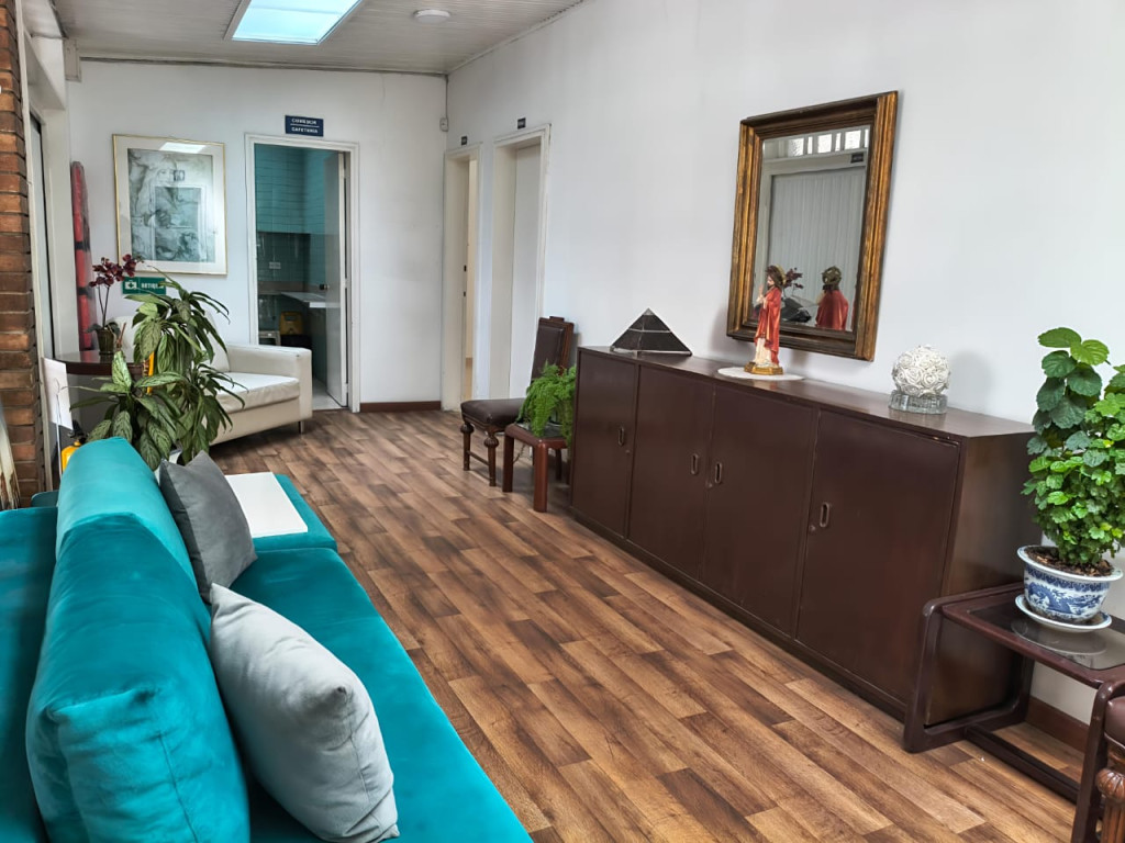 Oficina en arriendo en La Castellana, Bogotá, 52 m² · foto 4 de 17
