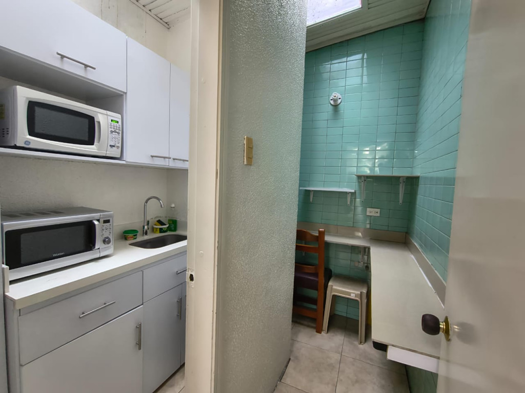 Oficina en arriendo en La Castellana, Bogotá, 52 m² · foto 5 de 17
