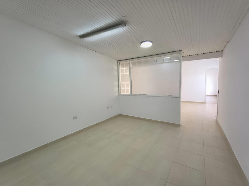 Oficina en arriendo en La Castellana, Bogotá, 52 m² · foto 8 de 17