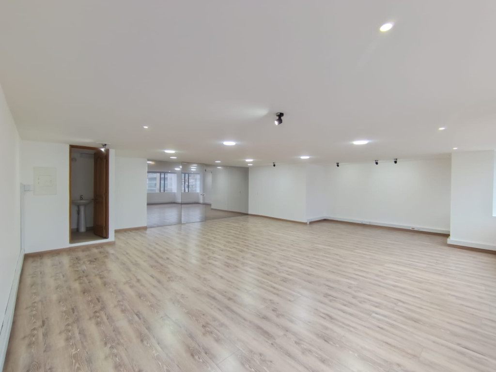 Oficina en arriendo en San Patricio, Bogotá, 69 m² · foto 9 de 11