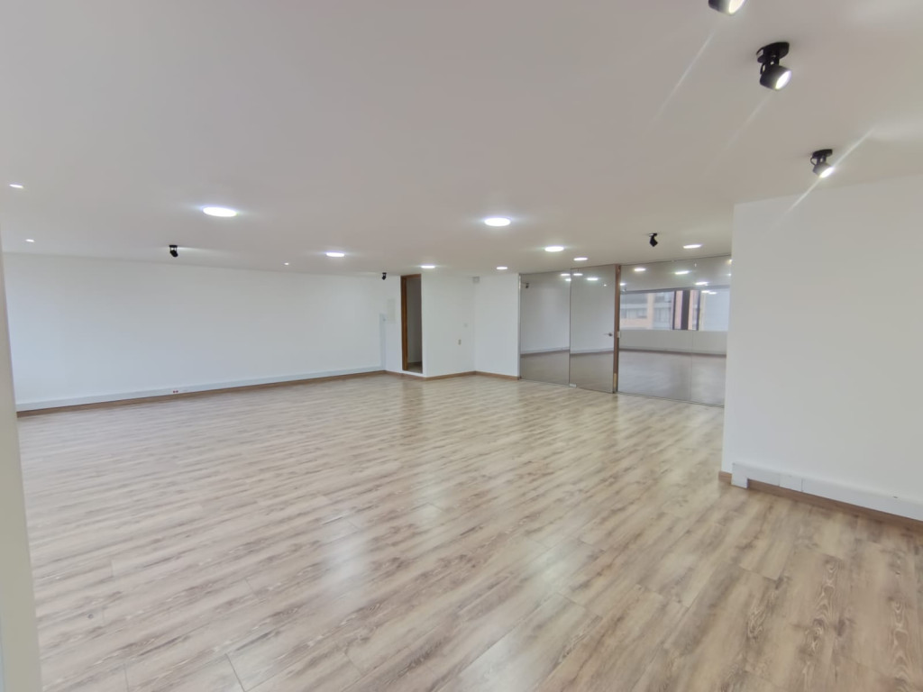 Oficina en arriendo en San Patricio, Bogotá, 69 m² · foto 10 de 11