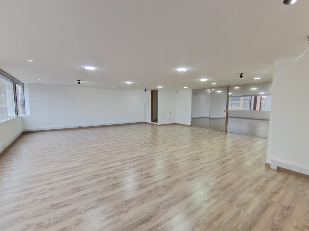 Oficina en arriendo en San Patricio, Bogotá, 69 m² · foto 7 de 11