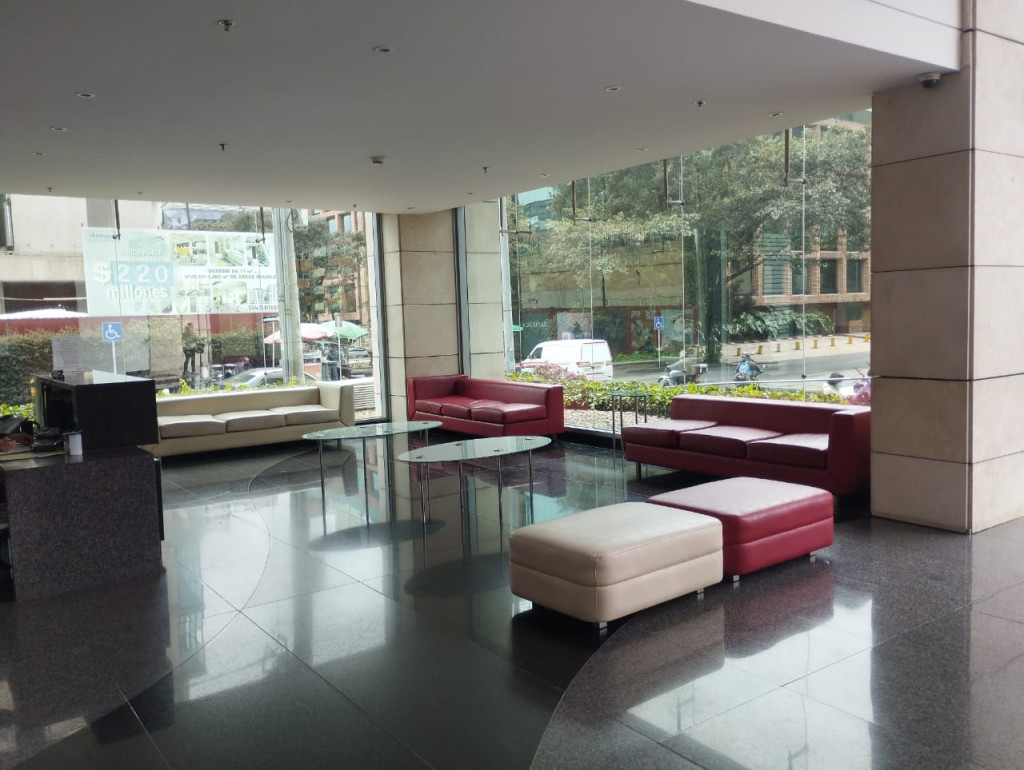 Oficina en venta en Chico, Bogotá, 63 m² · foto 2 de 24