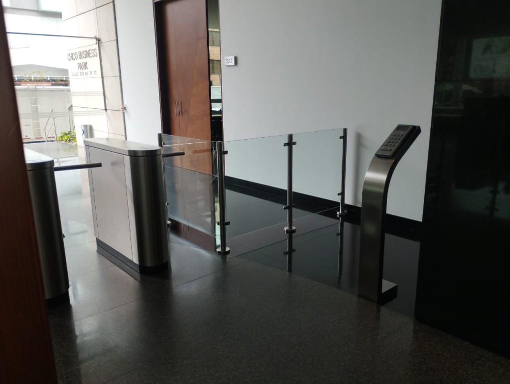 Oficina en venta en Chico, Bogotá, 63 m² · foto 3 de 24