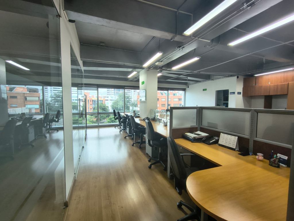 Oficina en arriendo en Santa Barbara Alta, Bogotá, 116 m² · foto 17 de 24