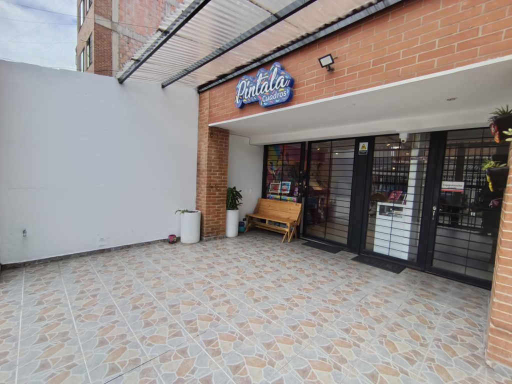 Edificio en venta en San José Del Prado, Bogotá, 580 m² · foto 2 de 19