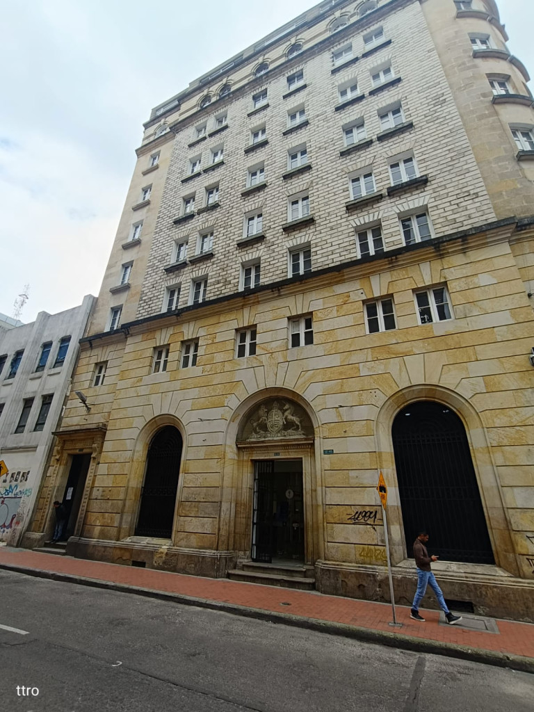 Oficina en venta en La Candelaria, Bogotá, 24 m² · foto 2 de 11