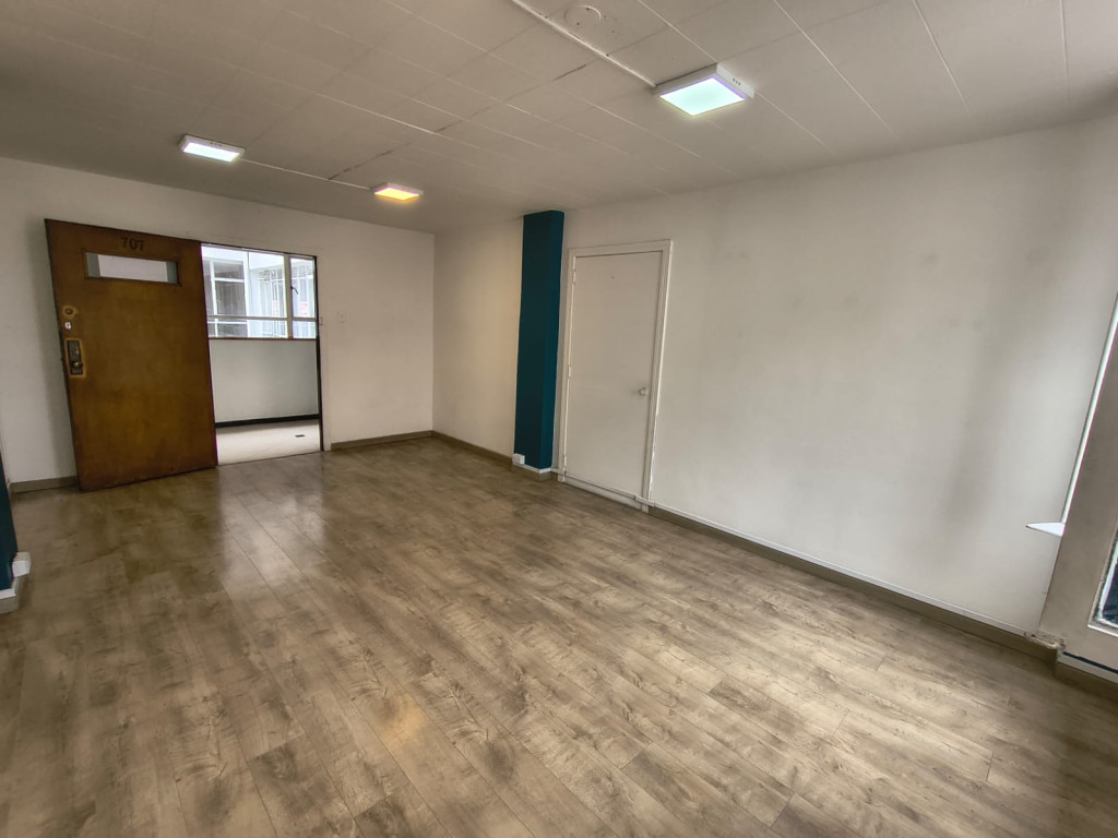 Oficina en venta en La Candelaria, Bogotá, 24 m² · foto 4 de 11