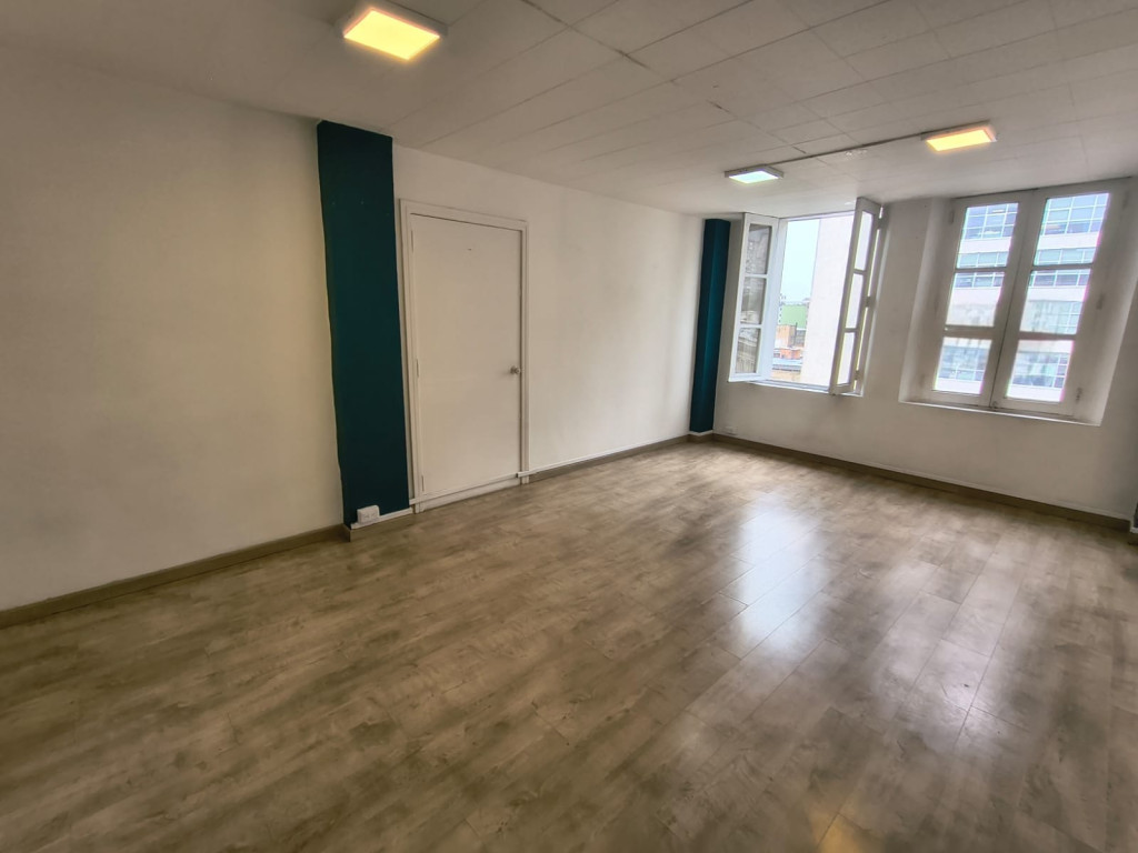 Oficina en venta en La Candelaria, Bogotá, 24 m² · foto 7 de 11
