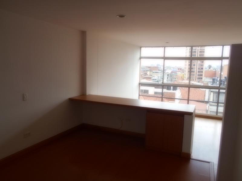 Apartaestudio en venta en Chapinero, Bogotá, 42 m² · foto 3 de 24