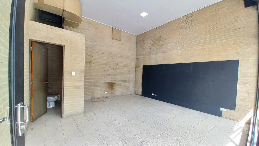 Local en venta en Mandalay, Bogotá, 23 m² · foto 2 de 6