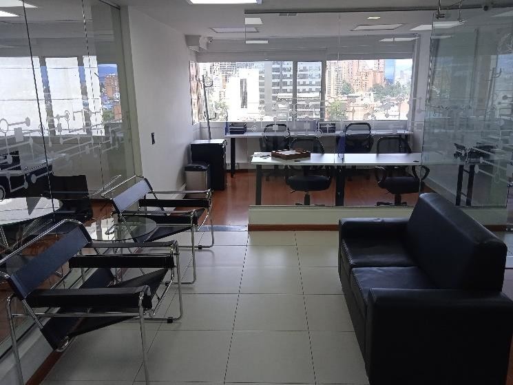 Oficina en venta en La Soledad, Bogotá, 241 m² · foto 16 de 21