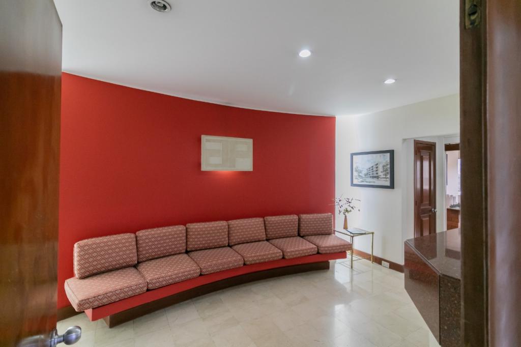 Oficina en venta en Chapinero Norte, Bogotá, 185 m² · foto 2 de 12