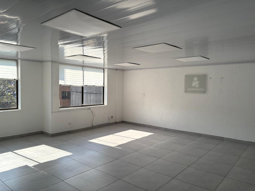 Oficina en arriendo en El Retiro, Bogotá, 217 m² · foto 14 de 23
