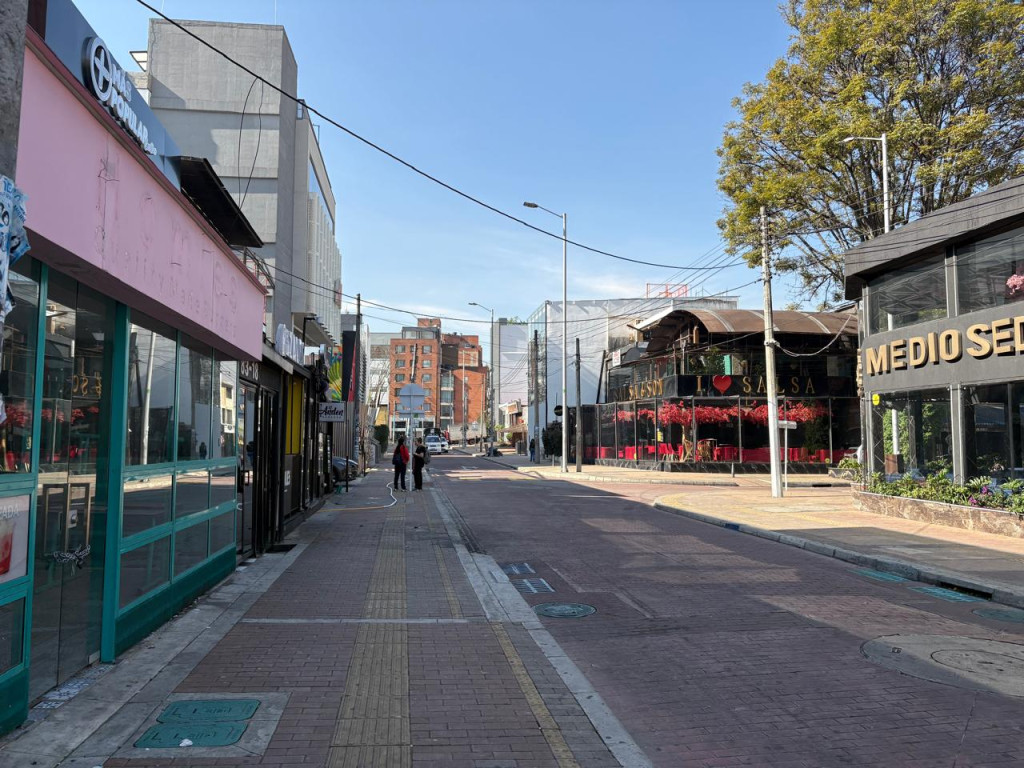 Oficina en arriendo en El Retiro, Bogotá, 217 m² · foto 2 de 23