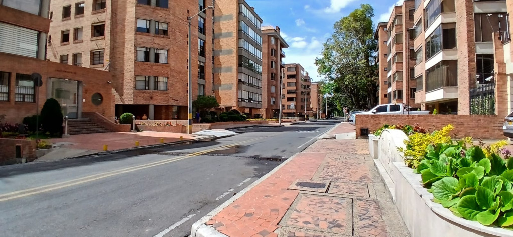 Apartamento en venta en La Carolina, Bogotá · foto 2 de 24