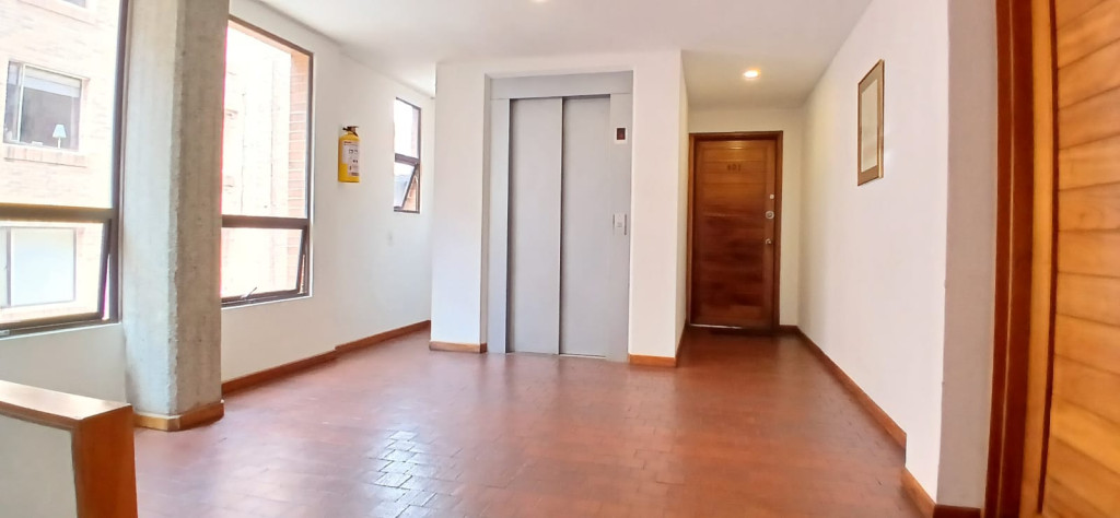 Apartamento en venta en La Carolina, Bogotá · foto 4 de 24
