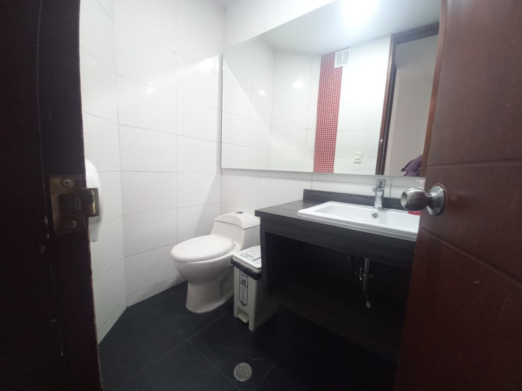Oficina en arriendo en Puente Largo, Bogotá, 13 m² · foto 12 de 14