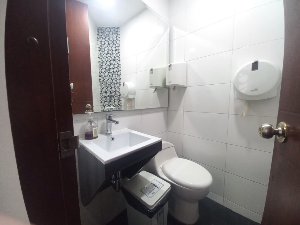 Oficina en arriendo en Puente Largo, Bogotá, 13 m² · foto 13 de 14