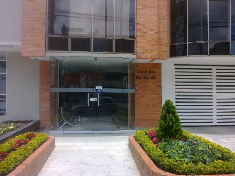 Oficina en arriendo en Puente Largo, Bogotá, 13 m² · foto 2 de 14